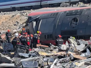 Efectivos de la Unidad Militar de Emergencias (UME) trabajan en el accidente ferroviario de Urda (Toledo). - MINISTERIO DE DEFENSA
