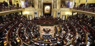 Diputados y senadores pueden cobrar 8.345 euros de finiquito por cuatro meses