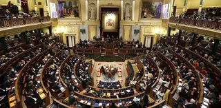 Diputados y senadores pueden cobrar 8.345 euros de finiquito por cuatro meses
