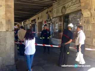 Caída de cascotes en la plaza mayor (5)