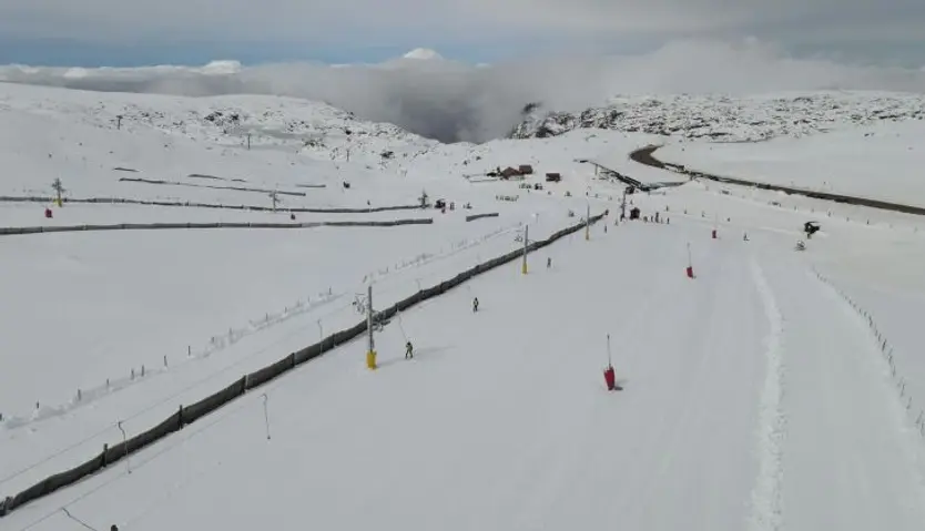 Estación esquí Sierra de Estrella en Portugal 14 marzo