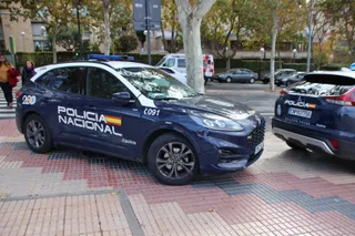 Varios efectivos de la Policía Nacional en el hospital de Salamanca (1)