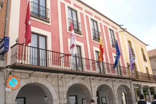 Adiós a los vestigios franquistas en la localidad