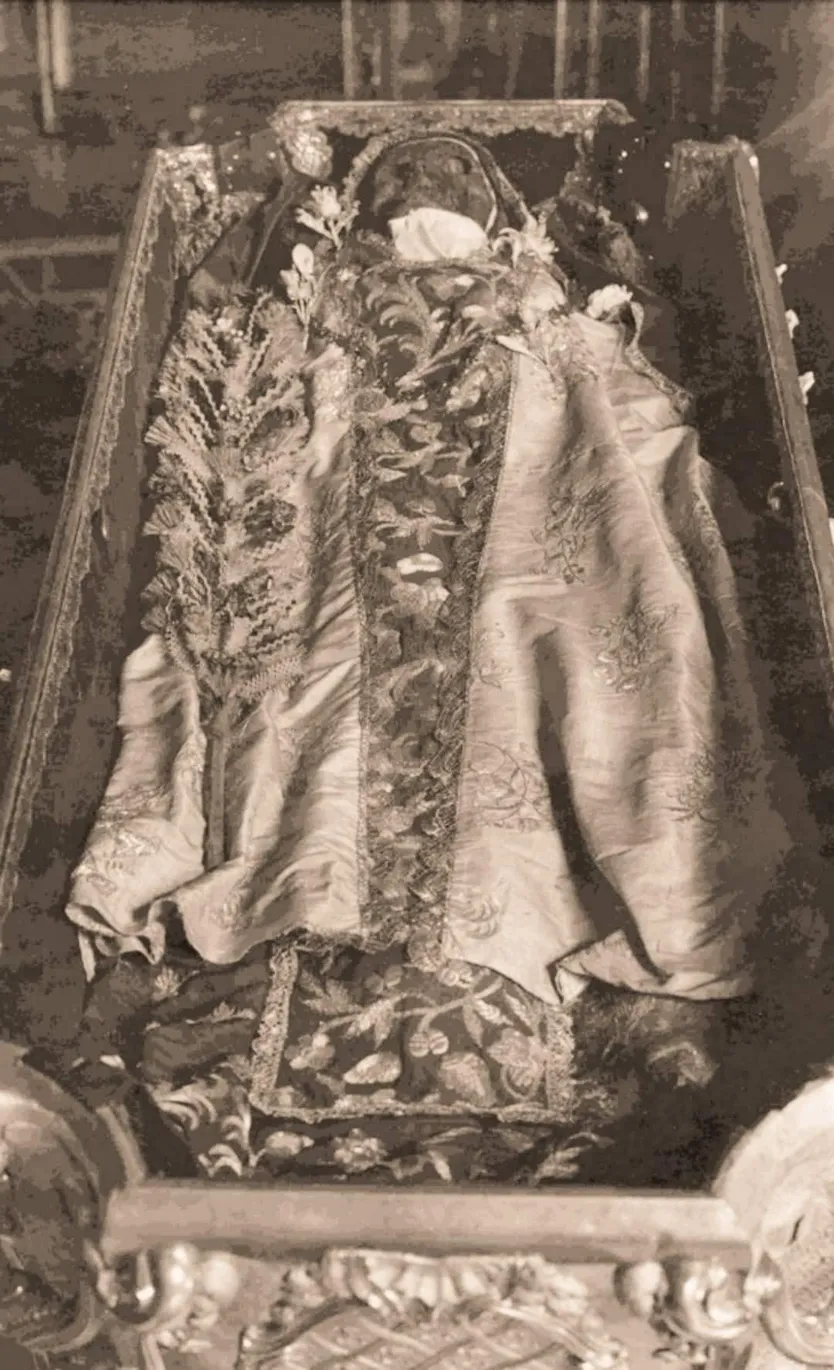 Imagen restos Santa Teresa. Foto Católicos Sacros de León