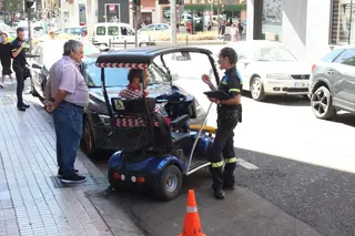 Una silla de ruedas electrónicas atropella a una mujer en Gran Capitán