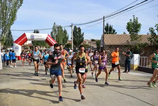 Carlos Rodríguez vence en la cuarta edición de las '7 Millas entre Fuentes' de Galinduste