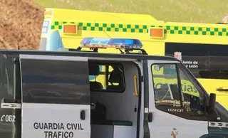 Guardia Civil y ambulancia. Foto de archivo