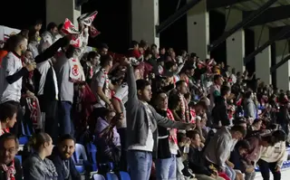 Aficionados de la Cultural Leones en el estadio Reina Sofía.
