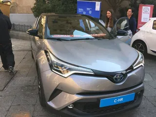 Vehículos respetuosos con el medio ambiente en la Plaza de los Bandos