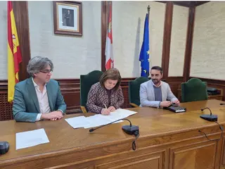 La subdelegada del Gobierno, Rosa López renueva el convenio VioGEN con el Ayuntamiento de Béjar