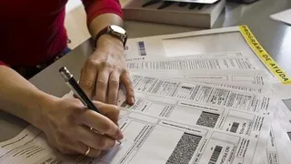 Cuentas con varios titulares: ¿quién debe declararlas en la renta?