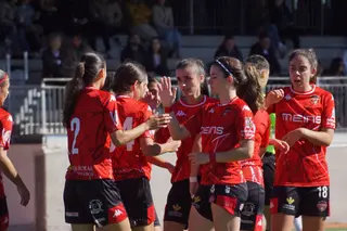 Las jugadoras del Salamanca FF celebran un gol ante el Palencia FF.