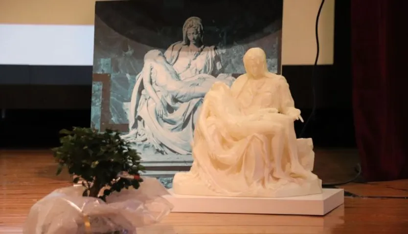 El alcalde de Salamanca, Carlos García Carbayo, participa en la presentación del proyecto ‘X-clavas en 3D’