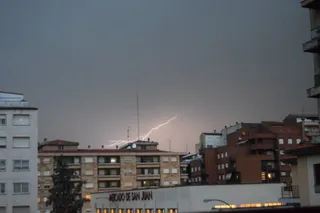 Rayos y tormenta en Salamanca. Foto de archivo
