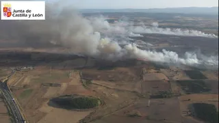 Incendio en Castrillo de los Polvazares. Foto: Junta de Castilla y León