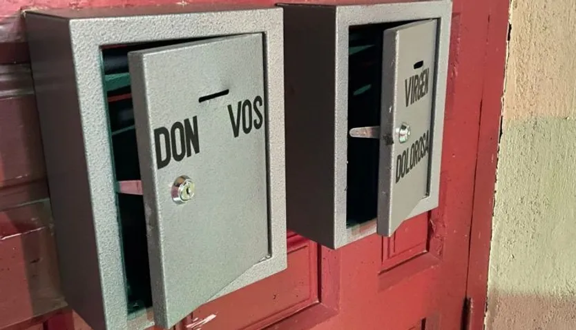 Robo iglesia de Aldealengua, cepillo abierto