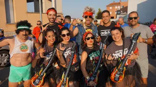 Desfile de peñas en Castellanos de Moriscos (1)
