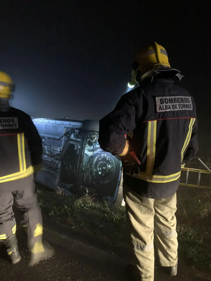 Bomberos de Alba de Tormes en un accidente