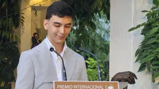 Iker Andrés Escudero durante el acto de entrega del XX Premio Internacional de Poesía Antonio Gala 