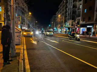 GALERÍA Choque entre un autobús y dos turismos en la avenida de Mirat (1)