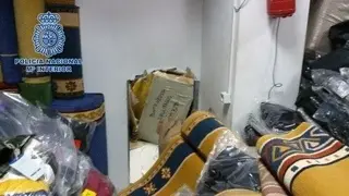 Desarticulada una organización que falsificaba prendas de ropa en Portugal para distribuirlas en España