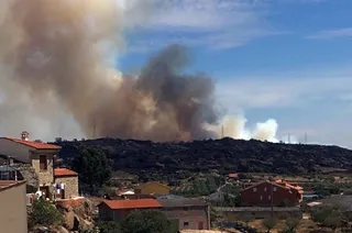 Las llamas se reactivan en Fermoselle y el temor regresa a los vecinos de Las Arribes