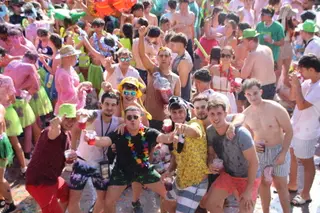 Chupinazo con el alcalde Roberto Martín, amenizado por Mario Salcedo, gogo dancer’s y fiesta de la espuma en Guijuelo