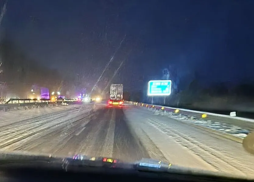 La nieve sorpende en el puerto de Vallejera