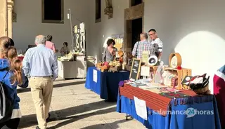 Presencia de Adrecag en el mercado artesanal en Salamanca. Foto de archivo