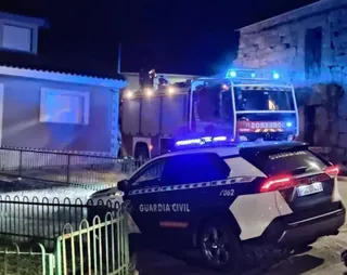 Incendio de una vivienda en Aldehuela de la Bóveda | Guardia Civil de Salamanca (@guardia_civil_salamanca)