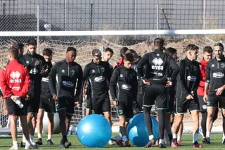 Varios jugadores de Unionistas, en el entrenamiento de este jueves / FOTO SALAMANCA24HORAS.COM