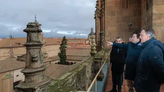 Alfonso Fernández Mañueco junto a Carbayo durante una visita al Ieronimus realizada en Diciembre