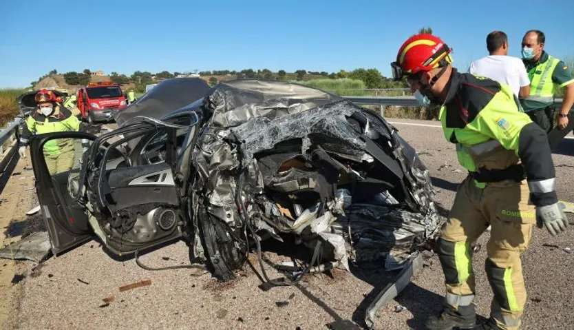 Fallece un salmantino arrollado por un camión mientras reparaba la rueda de un turismo en la A-62, a su paso por Martín de Yeltes | Foto: José Vicente, Agencia ICAL
