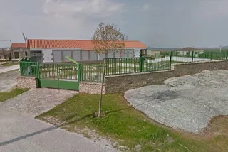 La provincia corre el riesgo de perder una docena de unidades escolares