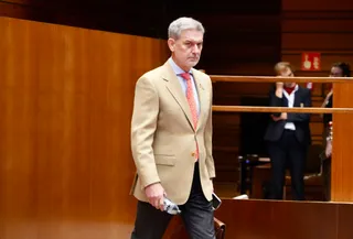 El procurador socialista José Luis Vázquez a su llegada a la segunda sesuón del Pleno de las Cortes | Leticia Pérez (ICAL)