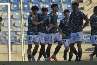 Alonso García celebra su gol con el Guijuelo | FOTO CD GUIJUELO