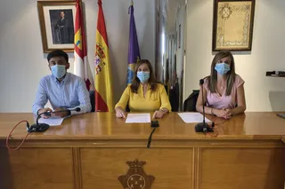 La alcaldesa de Peñaranda y los concejales de Festejos y Cultura han presentado la programación de las fiestas de San Miguel