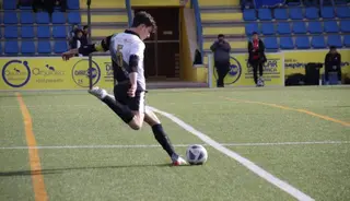 Javi Alonso, ante el segundo equipo juvenil del Real Valladolid | FOTO SALAMANCA24HORAS.COM