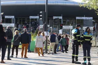 GALERÍA | Vacunación masiva en el Multiusos - Lunes, 3 de mayo
