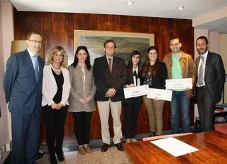 El Colegio de Médicos convoca sus sextas Becas de Formación dotadas con 2.000 euros
