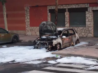 Arde un vehículo en El Zurguén