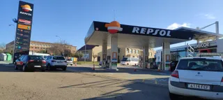 imagen de archivo, Gasolinera en Salamanca, repsol