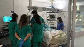 EuropaPress 3261731 profesionales hospital regional malaga donde utilizado tecnica ecmo conexion 20200804105508 ksCE U482802191788VzC 992x558@LaVanguardia Web