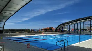 Piscina sin cúpula en Sardón de los Frailes