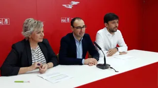 El diputado David Serrada y los senadores Elena Diego y Fran Díaz, parlamentarios nacionales del PSOE de Salamanca