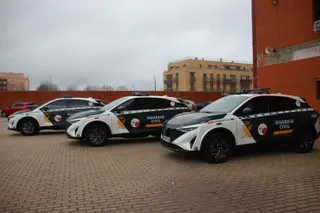 Vehículos de la Guardia Civil en la Comandancia