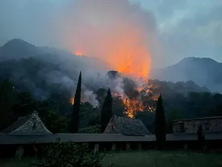 Incendio forestal en el Parque Natural de las Batuecas desde el Monasterío de San José (8)