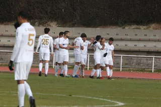 Los jugadores del RIbert celebran el gol / FOTO SALAMANCA24HORAS.COM