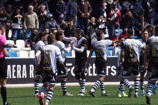Los jugadores de Unionistas celebran el gol de Salinas ante el Real Unión | FOTO SALAMANCA24HORAS.COM