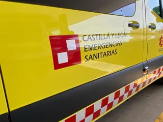 Ambulancia en el Hospital de Salamanca en una foto de archivo (1)